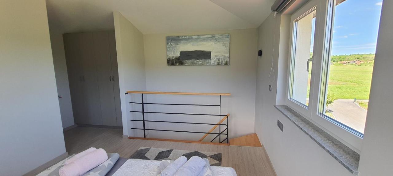Apartmani Fenestra Tesla I Faust Оточац Экстерьер фото